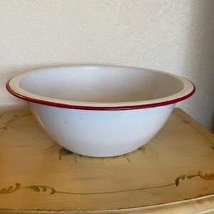 Vintage/Farmhouse 1940's Enamelware Wash Basin